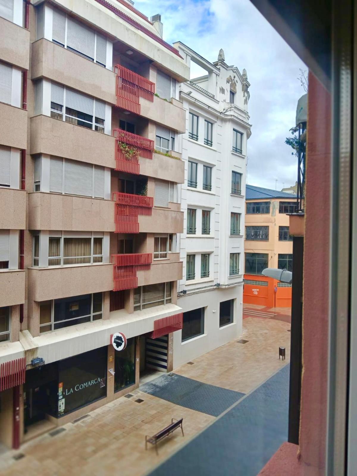 Segundo Antolin Yellow Door Ponferrada Zewnętrze zdjęcie